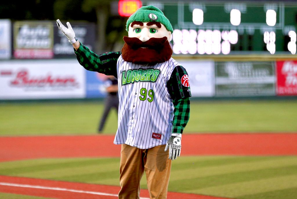 The La Crosse Loggers hosted Duluth in a Northwoods League baseball game on Sunday at Copeland Park. -- CRAIG JOHNSON PHOTO