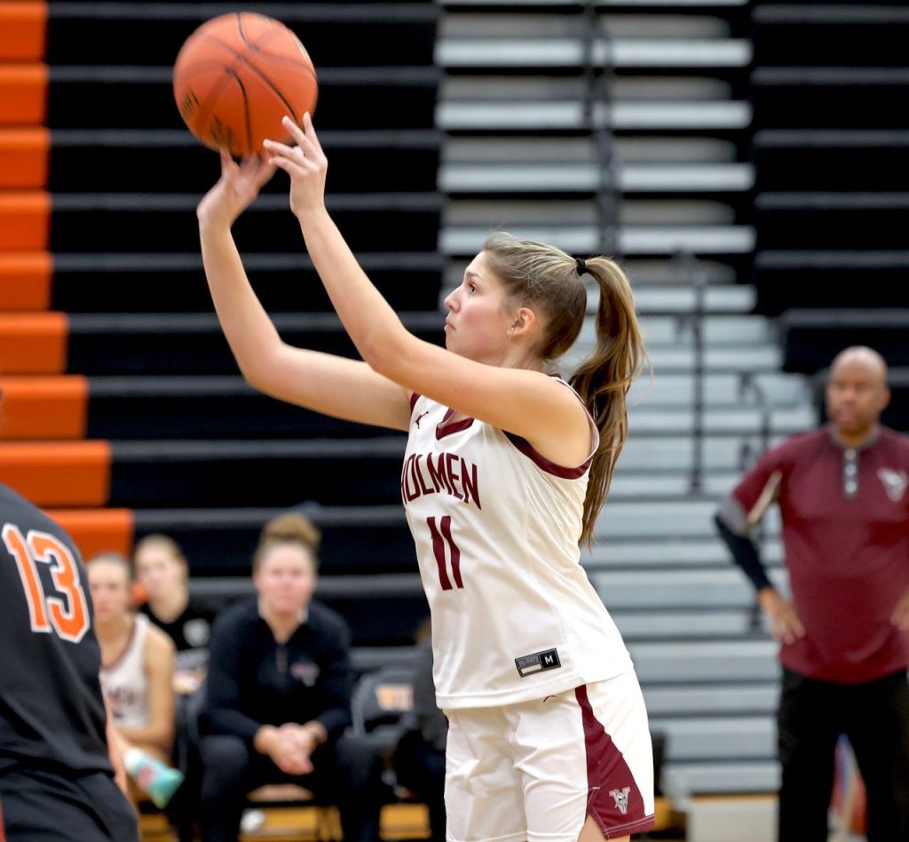 Holmen girls basketball vs. Winona. -- CRAIG JOHNSON PHOTO