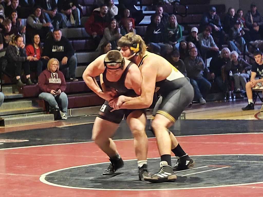 Holmen senior Jagger Jepson battles to get free in his 285-pound match against Waverly-Shell Rock (Iowa) on Thursday. -- TODD SOMMERFELDT PHOTO