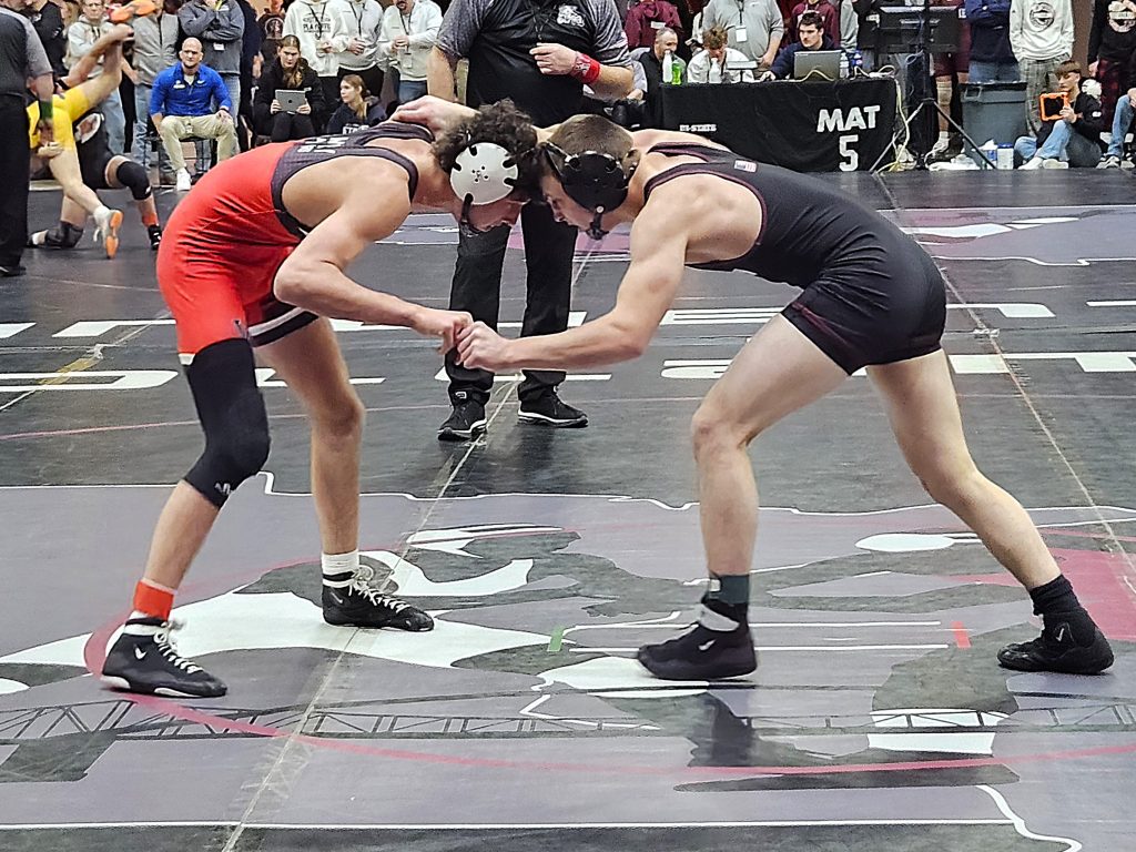 Holmen senior Noah Henderson competes in a 150-pound quarterfinal match at the Bi-State Classic. -- TODD SOMMERFELDT PHOTO