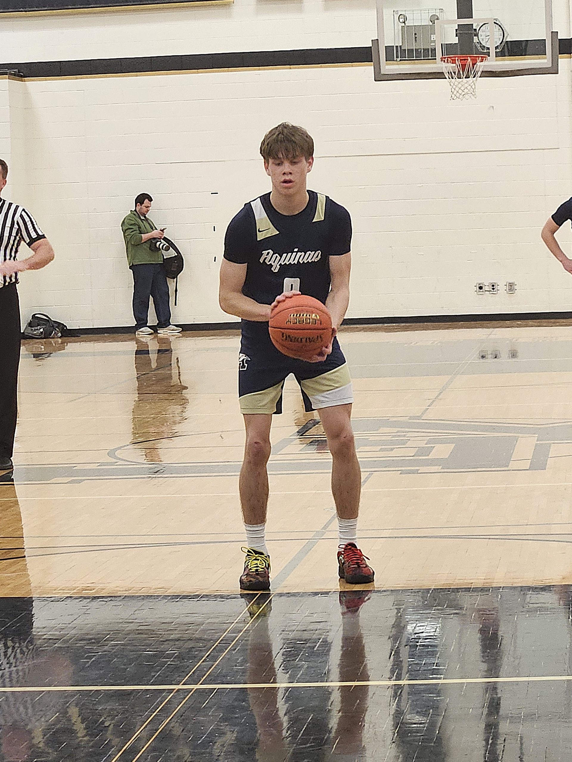 Aquinas senior Finley Strom scored 33 points in Friday's win over Onalaska Luther. -- TODD SOMMERFELDT PHOTO