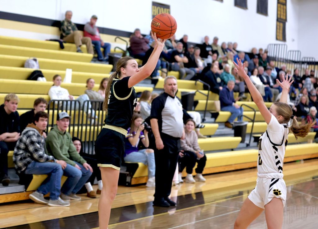 Caledonia vs. P-E-M girls basketball. -- CRAIG JOHNSON PHOTO