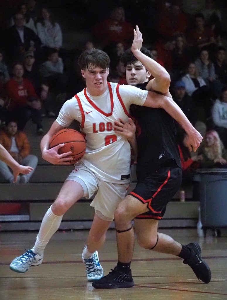 Central vs. Logan boys basketball. -- TARA WALTERS PHOTO