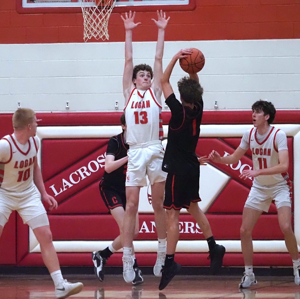 Central vs. Logan boys basketball. -- TARA WALTERS PHOTO