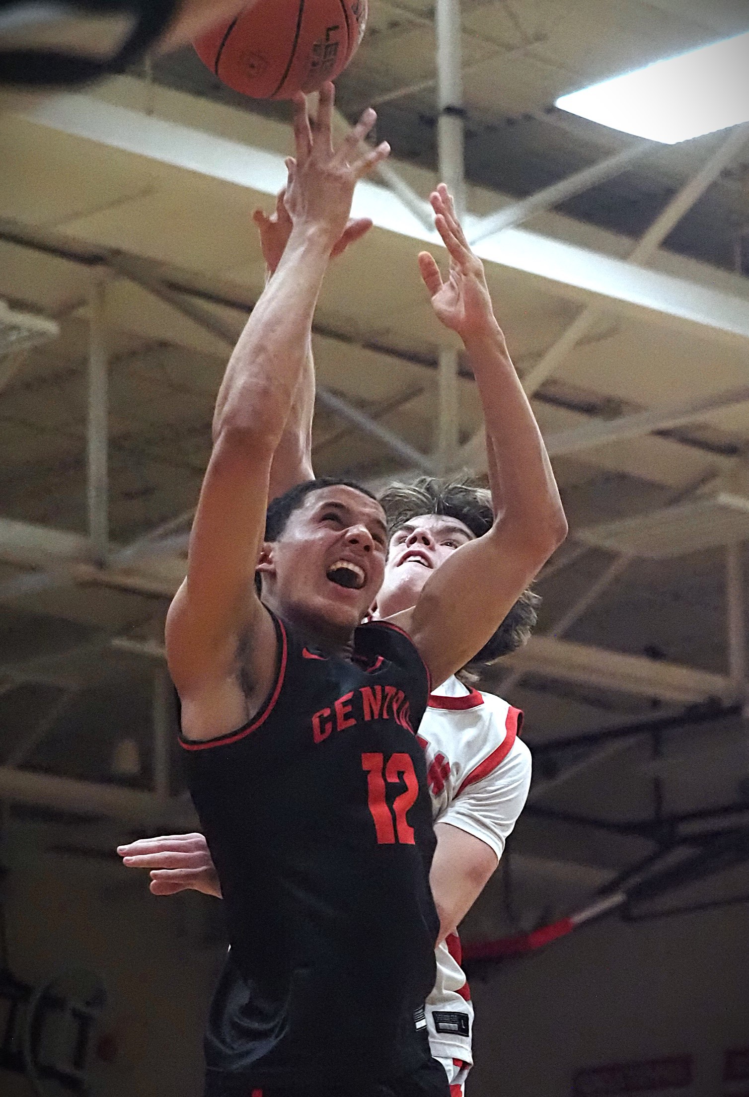 Central vs. Logan boys basketball. -- TARA WALTERS PHOTO