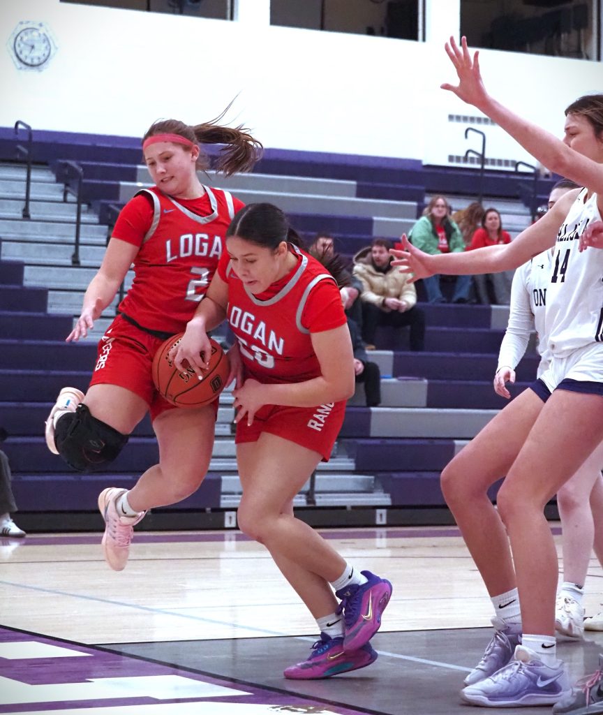 Logan vs. Onalaska girls basketball. -- TARA WALTERS PHOTO