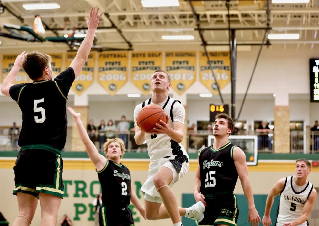 Caledonia vs. Rushford-Peterson boys basketball. -- CRAIG JOHNSON PHOTO