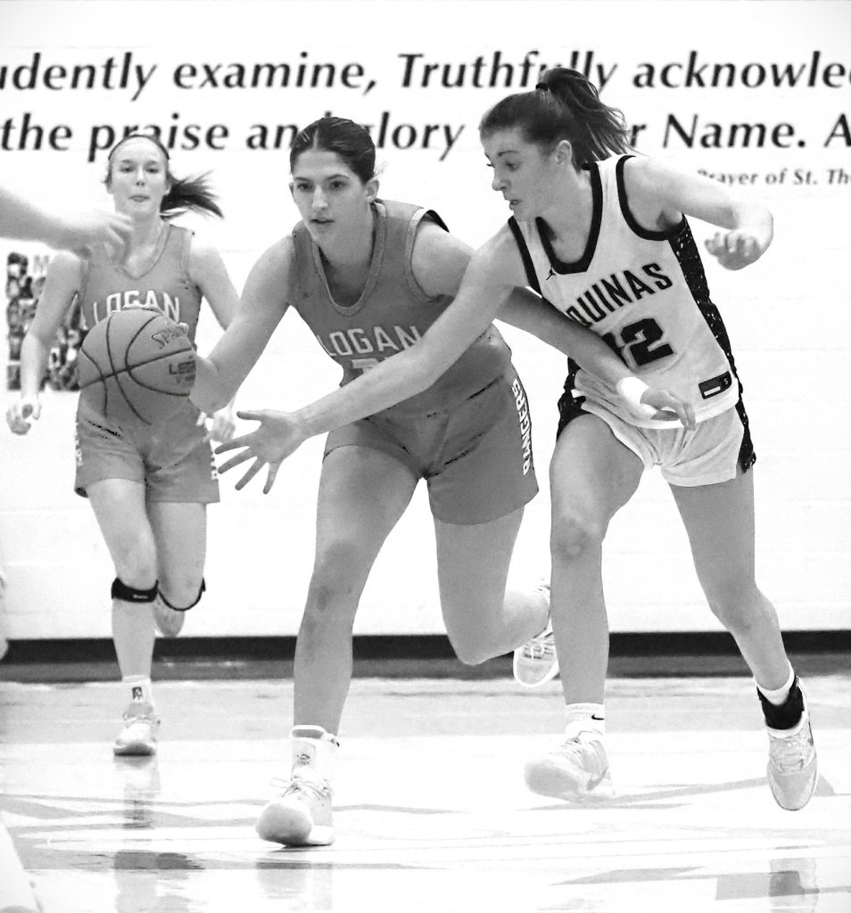 Logan vs. Aquinas girls basketball. -- TARA WALTERS PHOTO