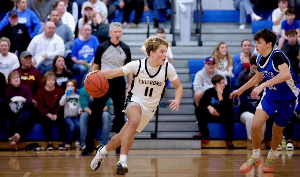 Caledonia vs. Winona Cotter boys basketball. CRAIG JOHNSON PHOTO