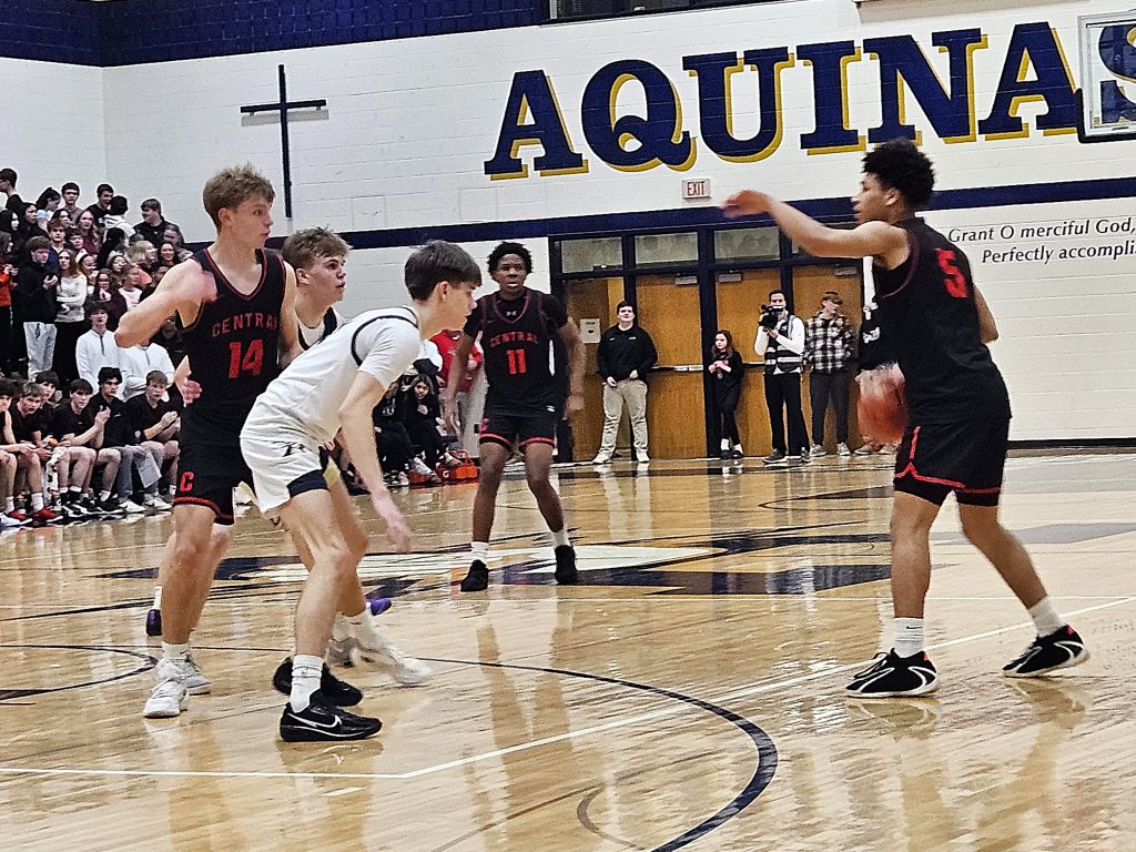 Central junior Anthony Jones scored 29 points to help the RiverHawks beat Aquinas 61-50 on Friday. -- TODD SOMMERFELDT PHOTO
