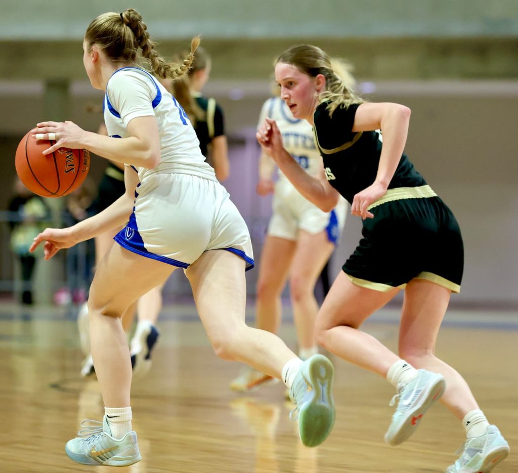 Caledonia vs. Winona Cotter girls basketball. -- CRAIG JOHNSON PHOTO