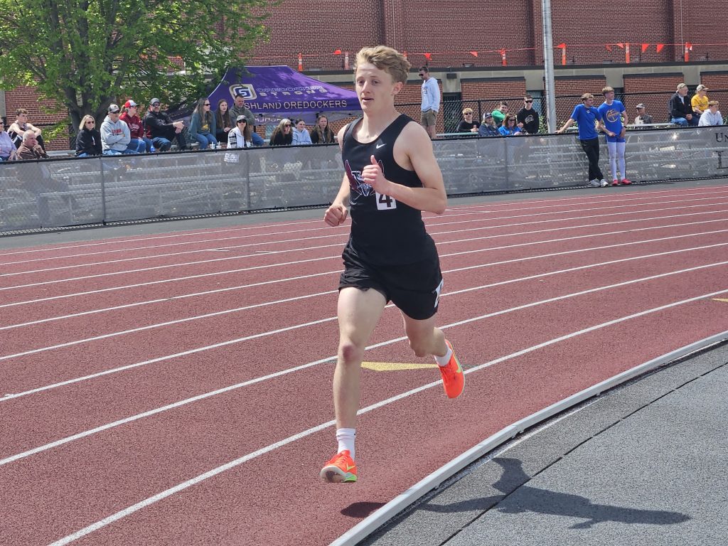 Knights of Columbus Relays. -- TODD SOMMERFELDT PHOTO