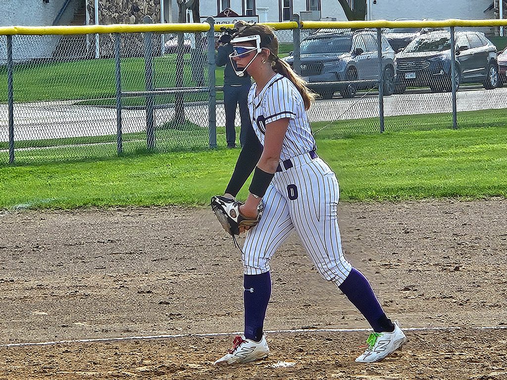 Onalaska pitcher Sydney Kraus prepares to throw during Monday's game against visiting Central. -- TODD SOMMERFELDT PHOTO