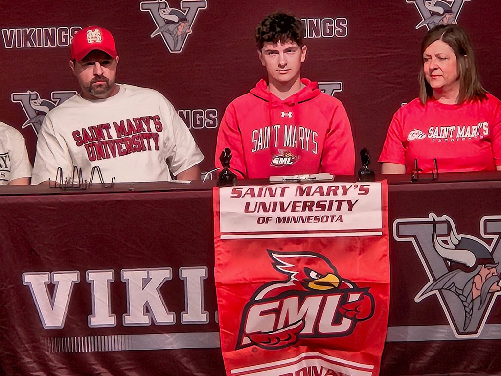 Alex Berget, Saint Mary's University basketball