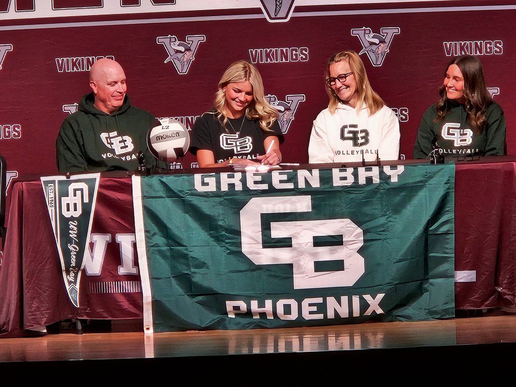 Macy Kline, UW-Green Bay volleyball