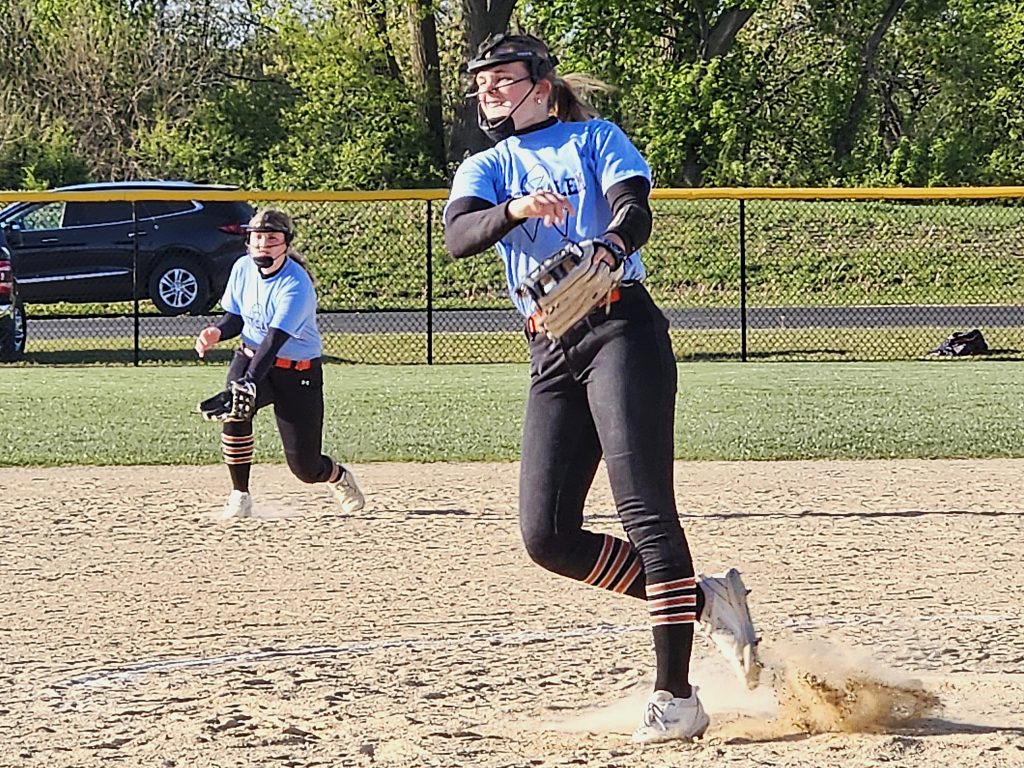 West Salem senior Josie Brudos fires a pitch against G-E-T. -- TODD SOMMERFELDT PHOTO