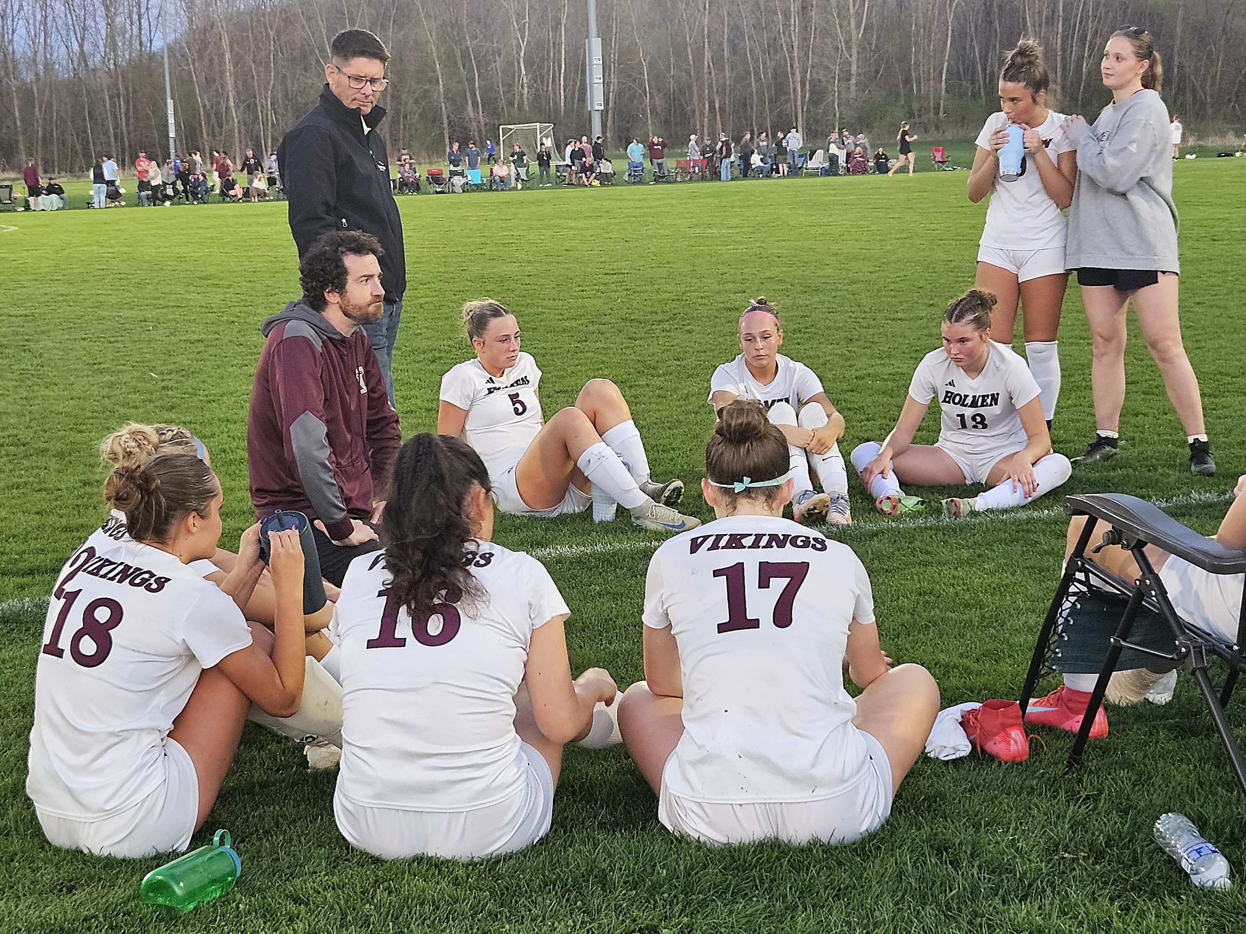 Holmen girls soccer coach Nick Schellenger talks to his team during halftime of a game this season. -- TODD SOMMERFELDT PHOTO