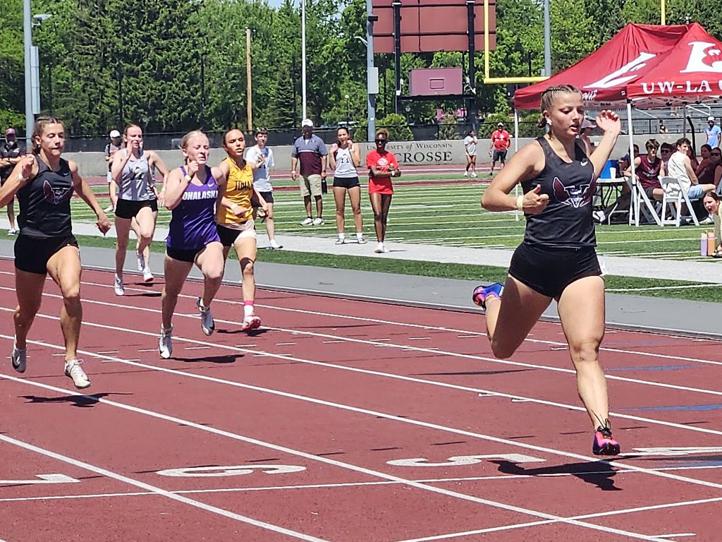 MVC track and field meet. -- TODD SOMMERFELDT PHOTO