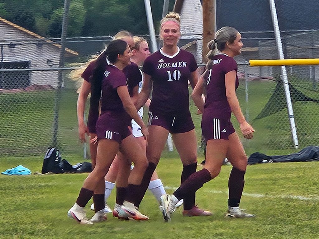 Holmen vs. Onalaska girls soccer. -- TODD SOMMERFELDT PHOTO
