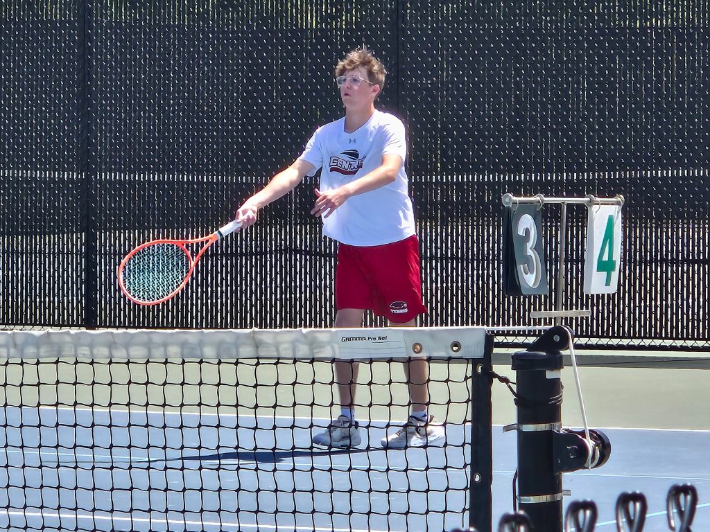 MVC boys tennis tournament. -- TODD SOMMERFELDT PHOTO