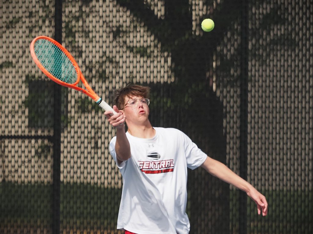 MVC boys tennis tournament. -- TARA WALTERS PHOTO